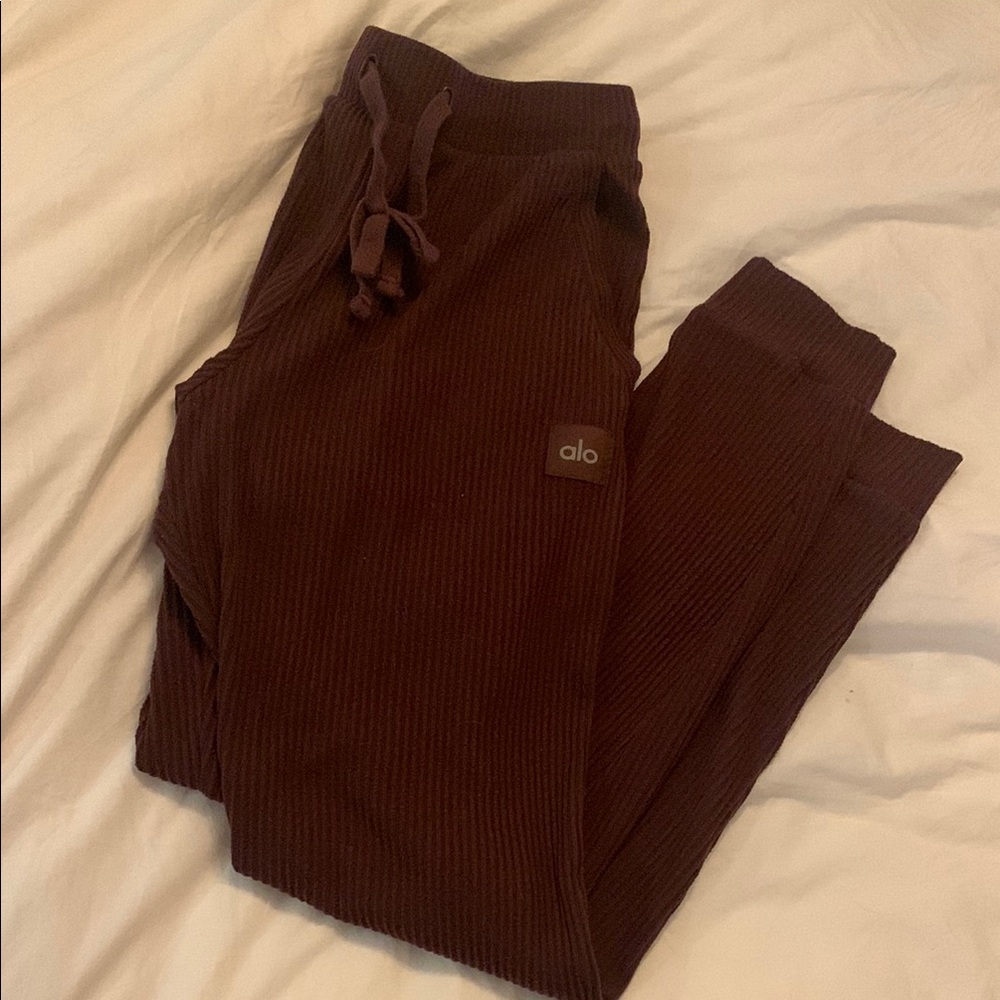 ALO Muse sweat pant - Burgundy Truffle